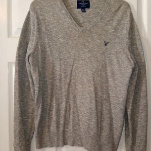 American Eagle Men's V Neck Sweater Size Medium